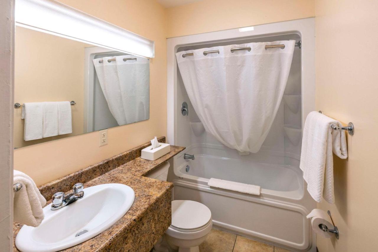 Econo Lodge Miramichi Exteriér fotografie