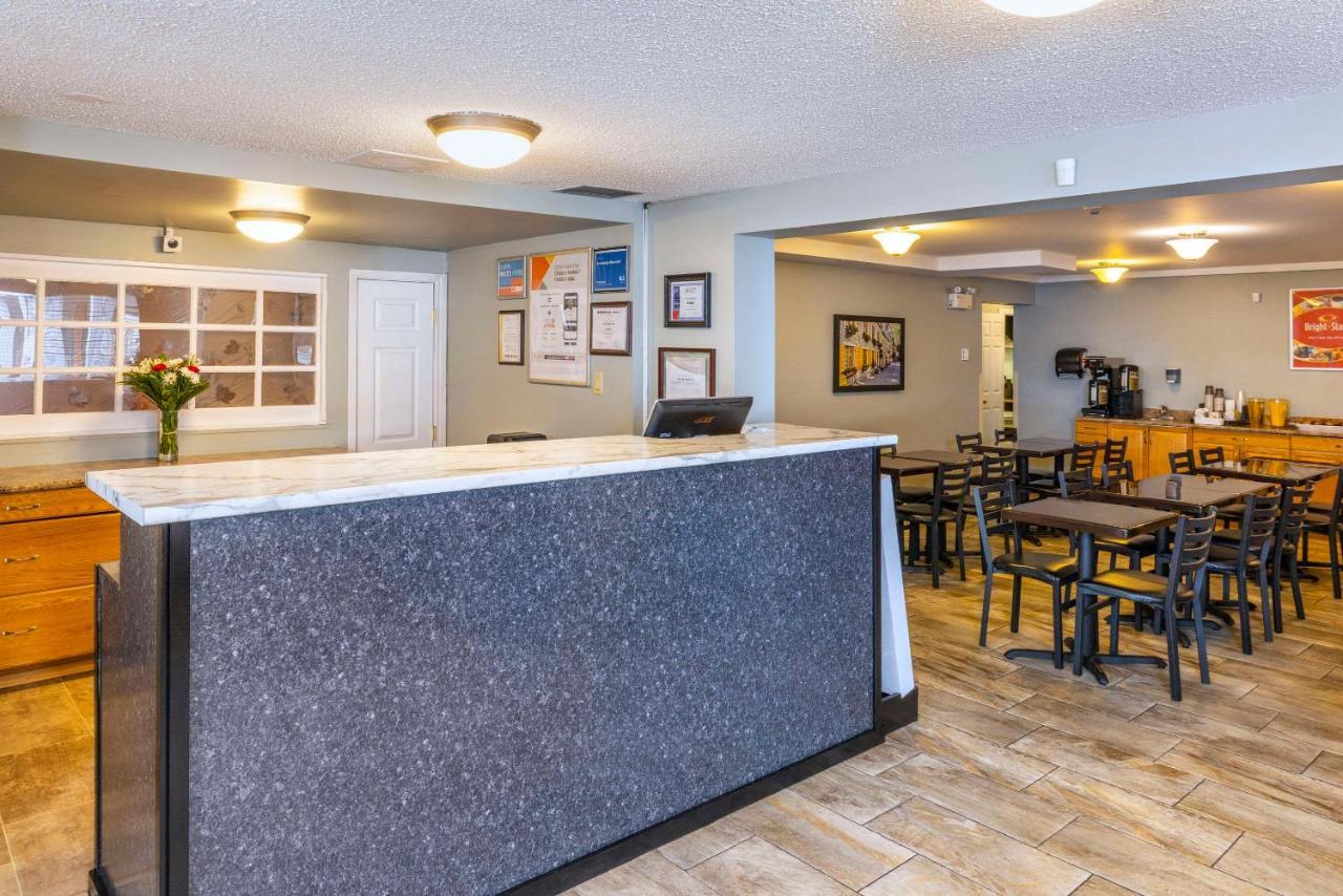 Econo Lodge Miramichi Exteriér fotografie