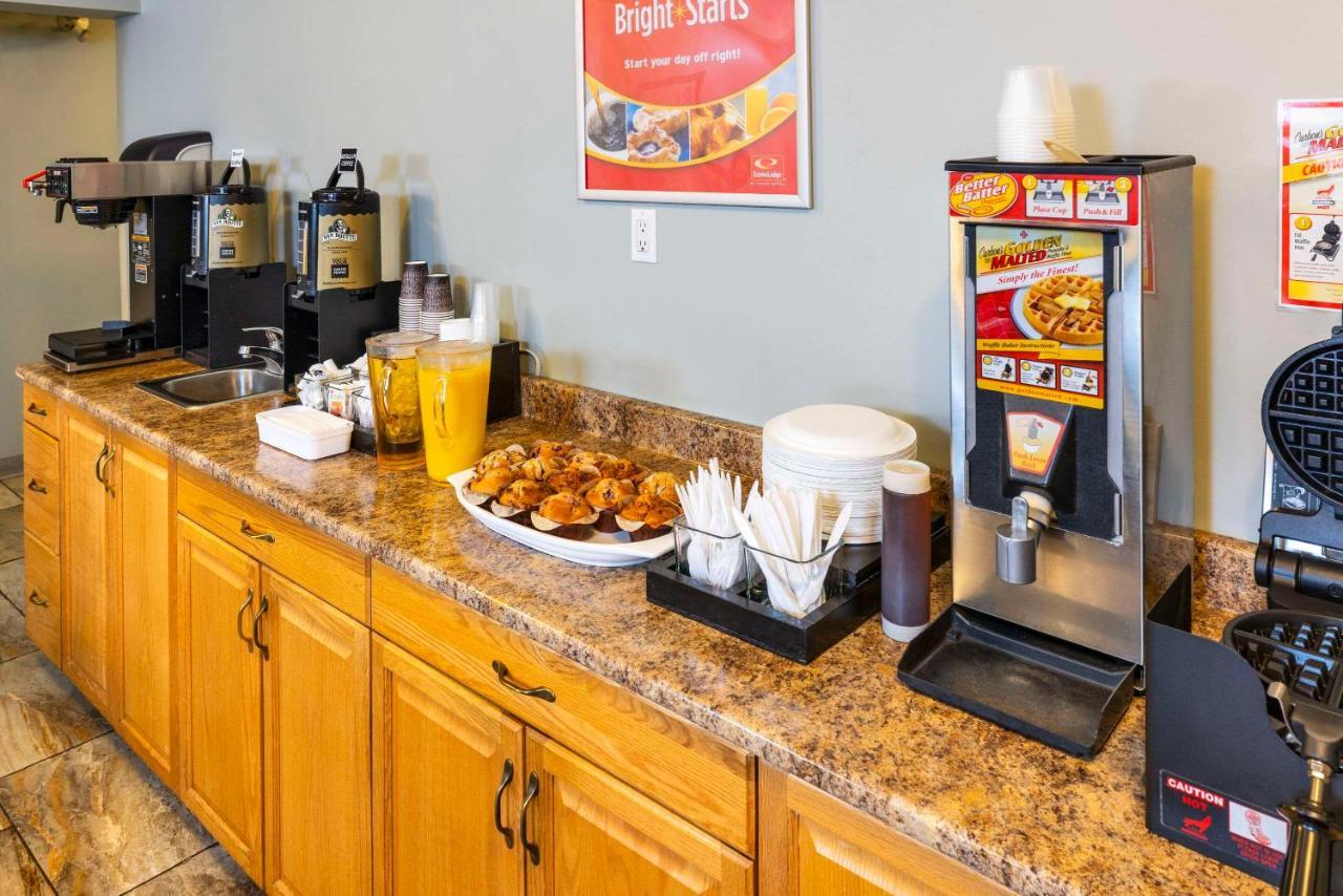 Econo Lodge Miramichi Exteriér fotografie