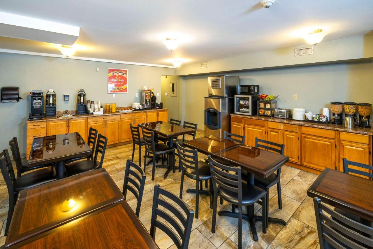 Econo Lodge Miramichi Exteriér fotografie